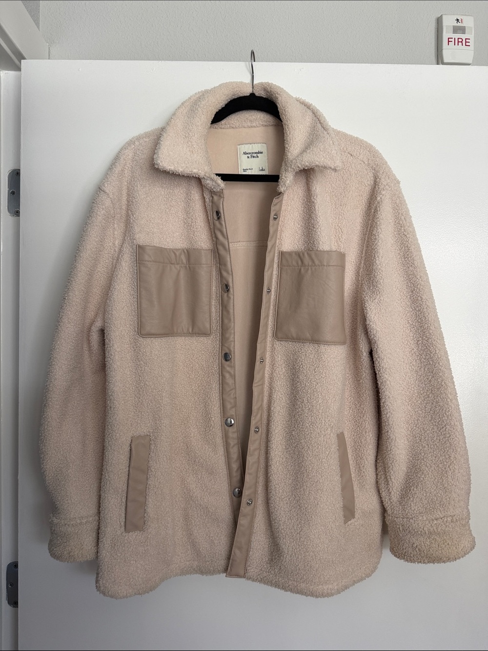 Abercrombie & Fitch Cream Sherpa Shirt Jacket Large NWT